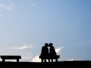 남편과 키스하는 꿈 해몽