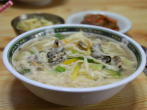 칼국수 먹는 꿈 해몽